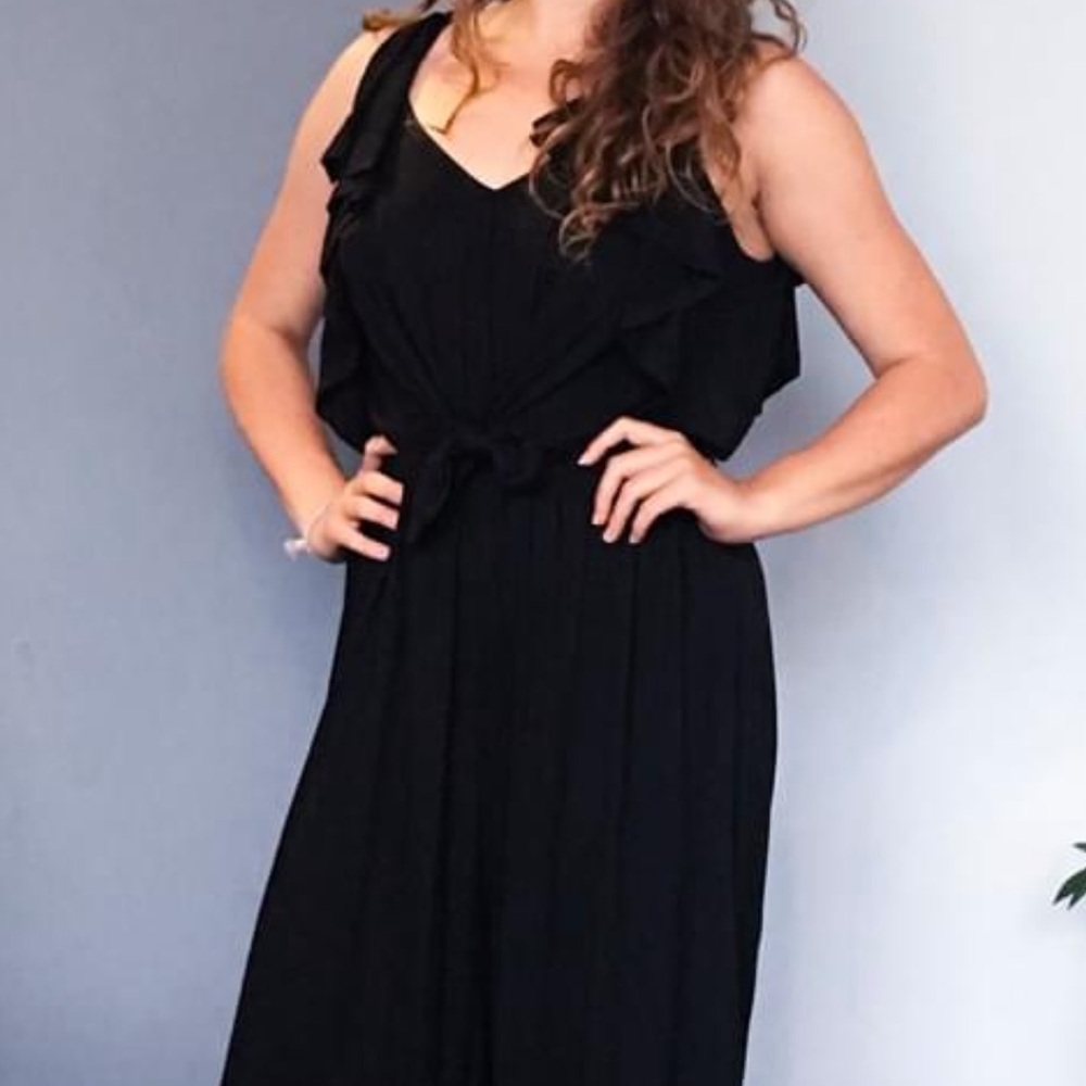 Umgee Wide Leg V-Neck Jumpsuit with Ruffled Split Sleeves with Center Tie 1X - Picture 4 of 6